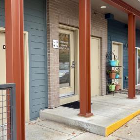 01 - 5048 Ralston K - Exterior front entrance