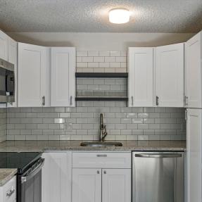 3335 Chisholm Trl 202 - Kitchen