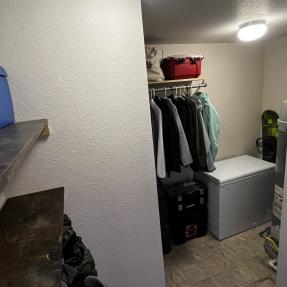 21 - 5048 Ralston K - Walk in closet