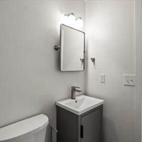 3120 Corona Trl L301-Full Shared Bathroom