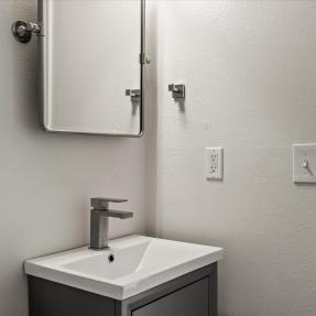 3120 Corona Trl L301-Full Shared Bathroom