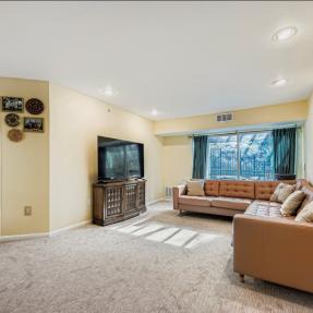 2510 Taft Dr 312 - Living room