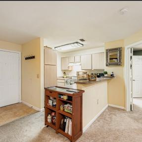 2510 Taft Dr 312 - Kitchen and entryway