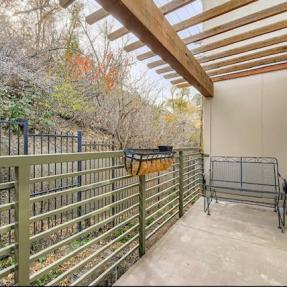 2510 Taft Dr 312 - Private balcony
