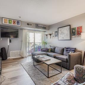 2510 Taft Dr 205 - Livingroom