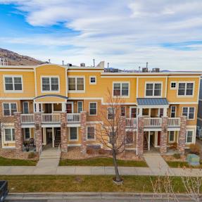 1045 Laramie Blvd Unit F - Building picture