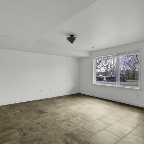 10-4730 Holiday Dr #101-living room