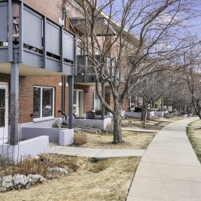 2-4730 Holiday Dr #101-Exterior pathway to front entrance