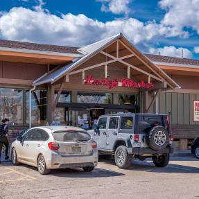 27-4730 Holiday Dr #101- nearby market-grocery store