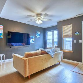 1045 Laramie Blvd Unit F - Livingroom view