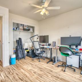 1045 Laramie Unit f room view