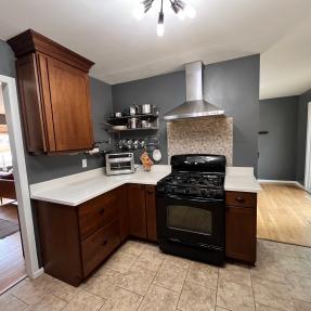 3685 Chase Ct Kitchen counters