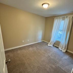 4591 Sunnyside Place bedroom