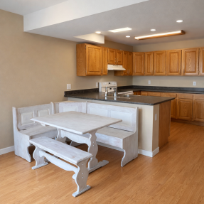 4591 Sunnyside Place kitchen