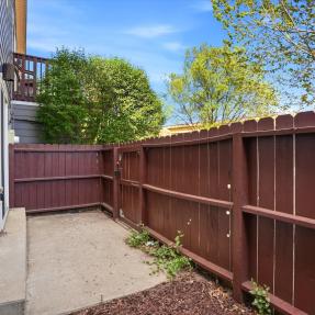 07-3315 Talisman Ct C-Fenced private patio area