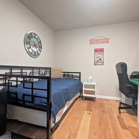 4710 Holiday 101-second bedroom