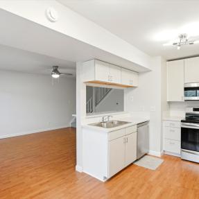 16-3315 Talisman Ct C-kitchen looking to living room