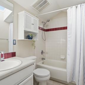1480 Quince Ave Unit 201 Bathroom