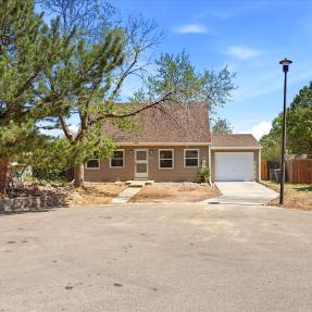 775 Bedivere Cir - Front View