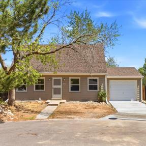 775 Bedivere Cir - Front View