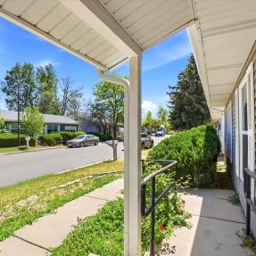 1585 Sagrimore Cir Porch