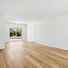 1585 Sagrimore Cir Living area