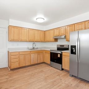 775 Bedivere Cir - Kitchen