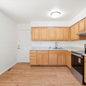 775 Bedivere Cir - Kitchen space