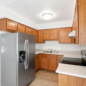 1585 Sagrimore Cir - kitchen