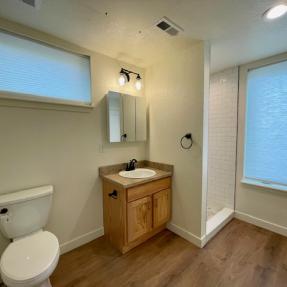 4511 West Ct-bathroom