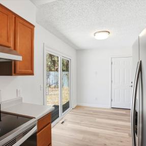 1585 Sagrimore Cir - kitchen fridge