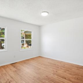 775 Bedivere Cir - Livingroom space