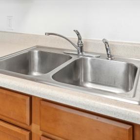 1585 Sagrimore Cir - kitchen sink