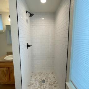 4511 West Ct-shower