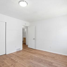 775 Bedivere Cir - Bedroom space