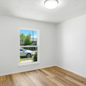 1585 Sagrimore Cir - Livingroom window view