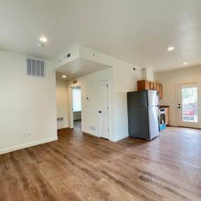 4511 West Ct-kitchen living and hallway