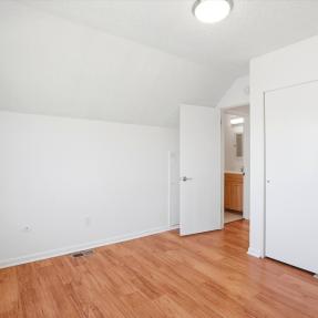 775 Bedivere Cir - bedroom
