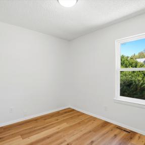 1585 Sagrimore Cir room