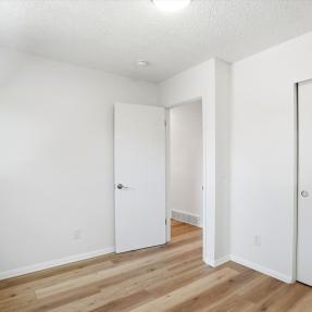 1585 Sagrimore Cir room