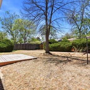 1585 Sagrimore Cir yard