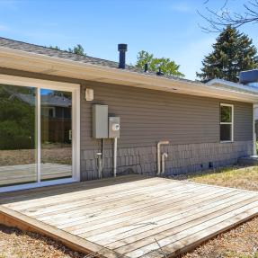 1585 Sagrimore Cir back door