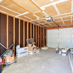 775 Bedivere Cir - Garage