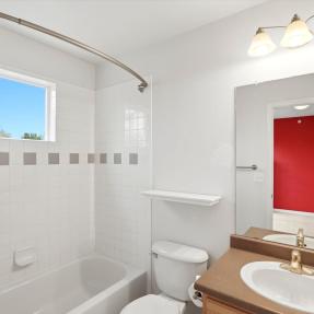 3684 Pinedale St - Bathroom