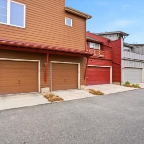 3684 Pinedale St - Garage view from outside