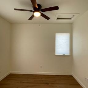951 Cherry Ave B - Bedroom