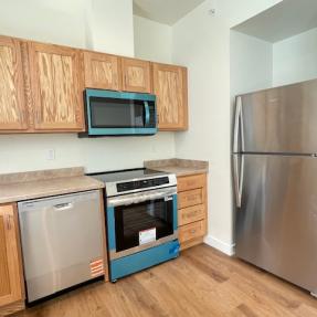 951 Cherry Ave B - Kitchen appliances view