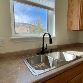 951 Cherry Ave B - Kitchen sink 2