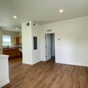 951 Cherry Ave B - Livingroom area