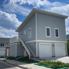 4461 West Ct - Outside garage view